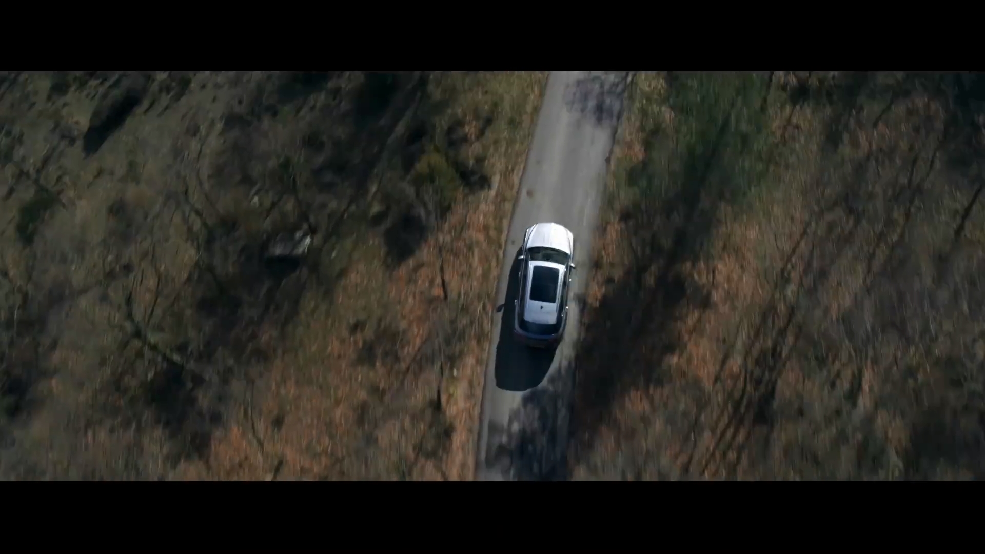 賓利發(fā)布新添越廣告大片，為你開啟非凡之旅！