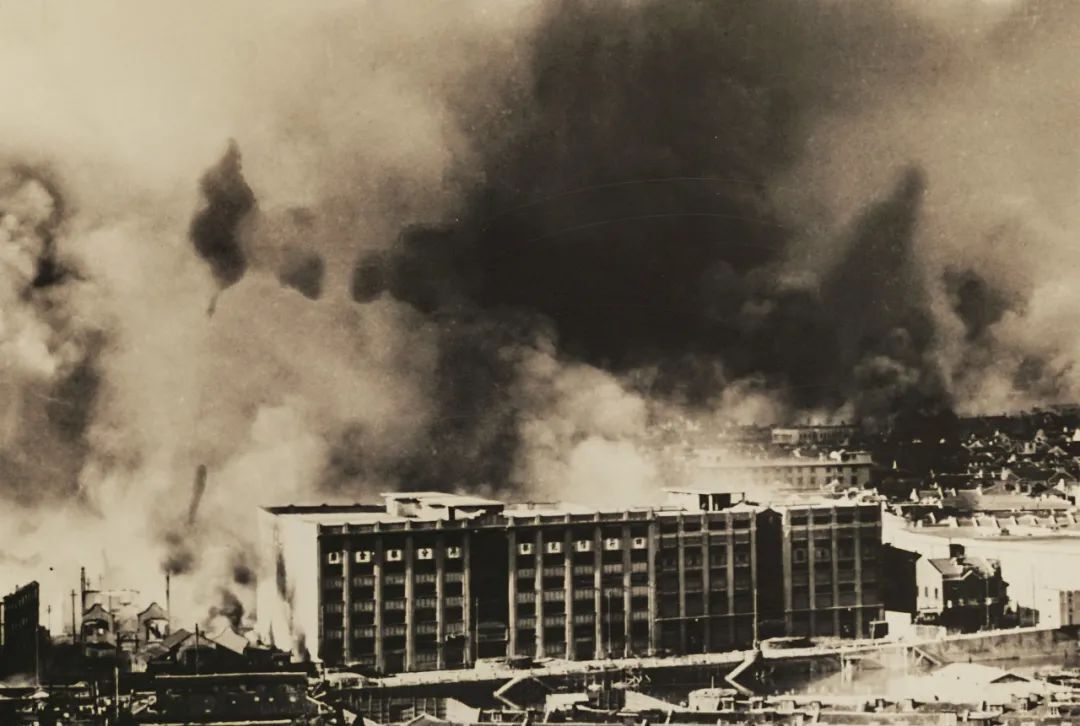 專訪《八佰》導(dǎo)演管虎：光有史實不足夠，還需一部分的詩意